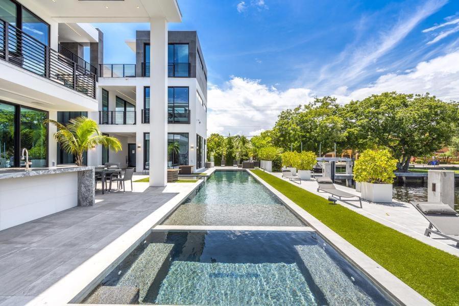 فيلا Boardwalk Mansion فورت لودرديل المظهر الخارجي الصورة