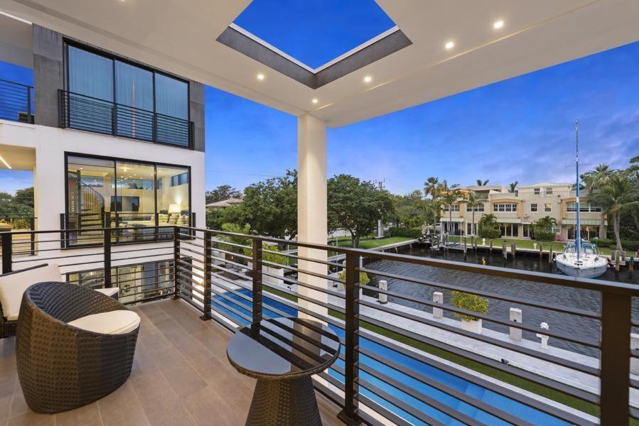 فيلا Boardwalk Mansion فورت لودرديل المظهر الخارجي الصورة