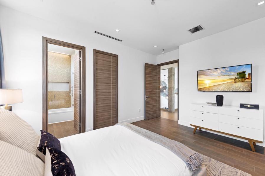 فيلا Boardwalk Mansion فورت لودرديل المظهر الخارجي الصورة