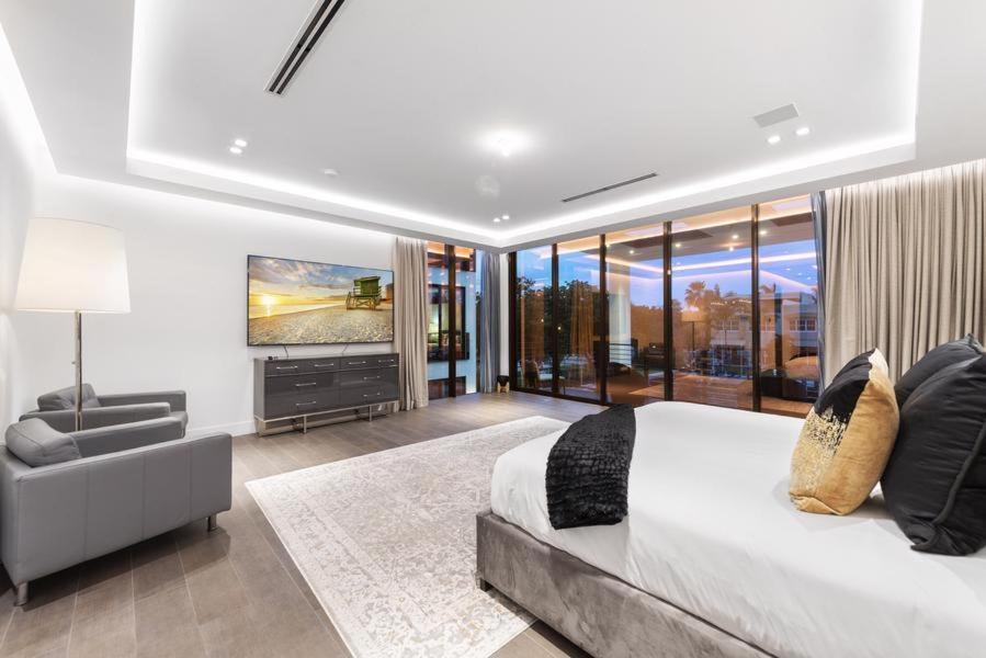 فيلا Boardwalk Mansion فورت لودرديل المظهر الخارجي الصورة
