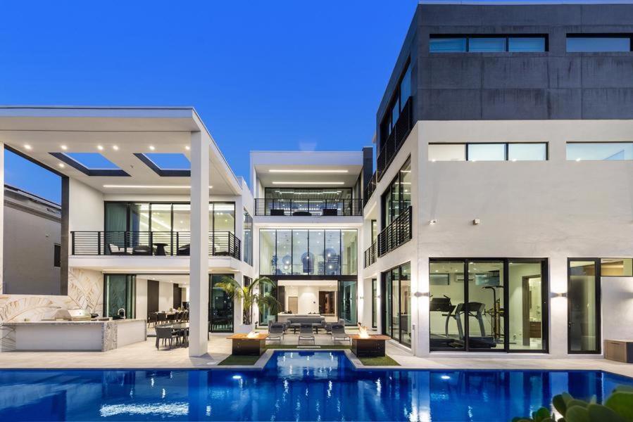 فيلا Boardwalk Mansion فورت لودرديل المظهر الخارجي الصورة